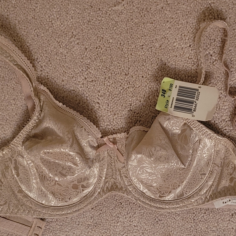 Bali Lace Underwire Bra in Beige